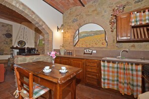 Villa | 2 bedrooms - Pozzovecchio in Casole d Elsa (Casole d'Elsa)