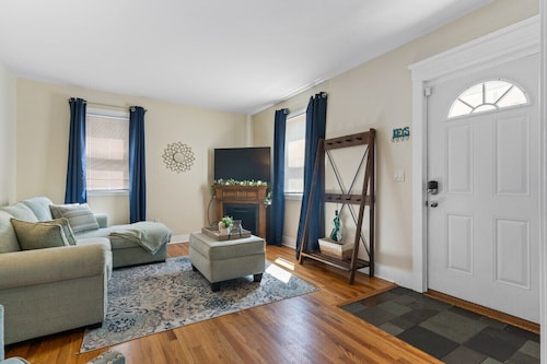 UNH Home Base 10 minutes from beach