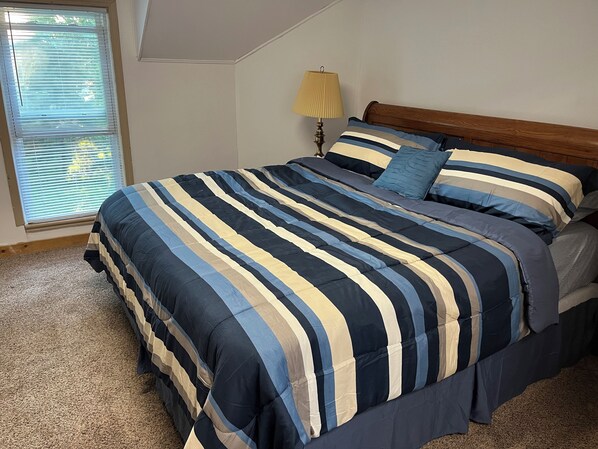 4 bedrooms, iron/ironing board, free WiFi, bed sheets