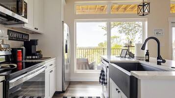 冰箱、微波炉、烤箱、炉灶