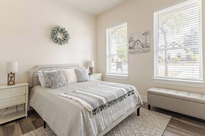 3 chambres, fer et planche à repasser, accès au Wi-Fi (inclus)