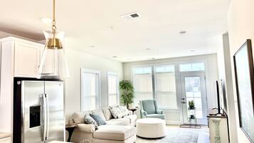 Smart TV, computer monitors