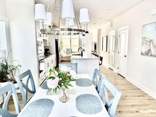 New 4BR/3.5 Bath Luxury Villa in Lewes, DE - 1 mile to Lewes, 2 miles to Beach!