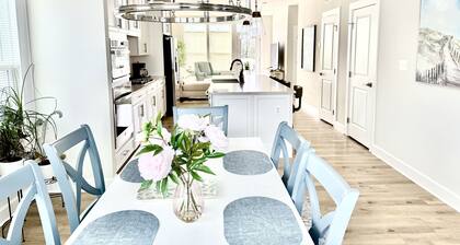 New 4BR/3.5 Bath Luxury Villa in Lewes, DE - 1 mile to Lewes, 2 miles to Beach!