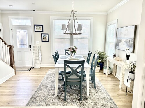 New 4BR/3.5 Bath Luxury Villa in Lewes, DE - 1 mile to Lewes, 2 miles to Beach!
