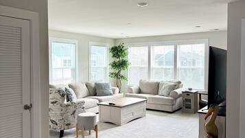 Smart TV, computer monitors