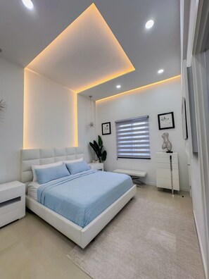 3 Schlafzimmer, Zimmersafe, Schreibtisch, Bügeleisen/Bügelbrett