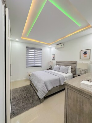 3 bedrooms, in-room safe, desk, iron/ironing board - Spacious 3-bedroom apartment Kingston Jamaica - SLuxe City Haven (Kingston)