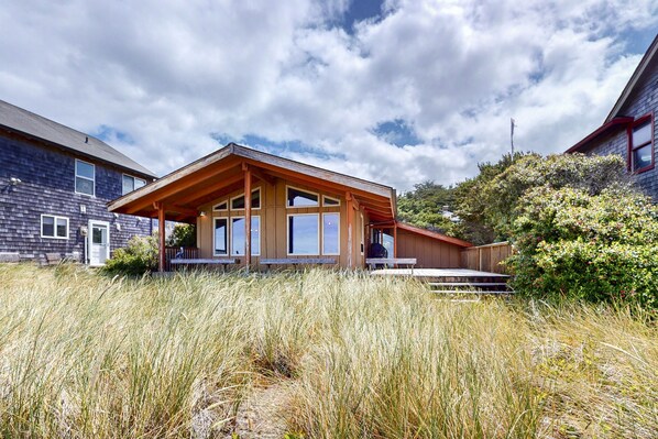 Exterior - Discover Tranquil Oceanfront Relaxation in Manzanita near beach (Manzanita)
