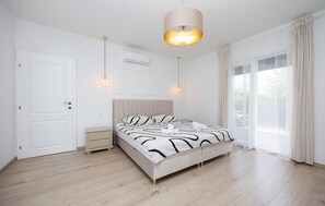 2 makuuhuonetta, silitysrauta/-lauta, vauvan matkasänky, ilmainen Wi-Fi