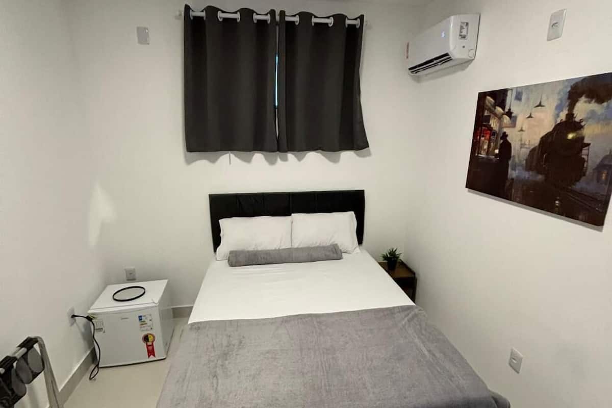 Quarto clássico | Wi-Fi de cortesia, roupa de cama