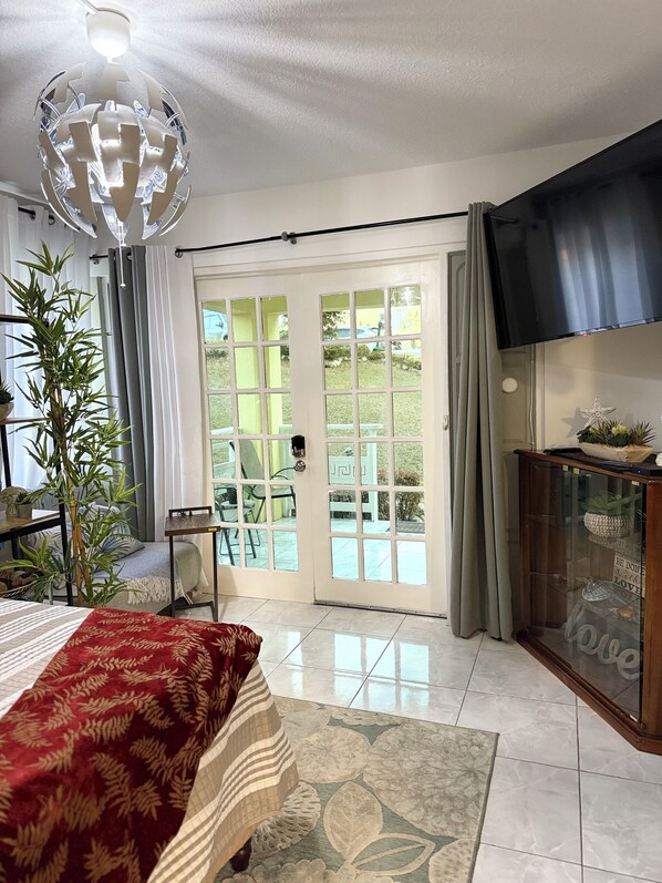 1 bedroom, iron/ironing board, free WiFi, bed sheets - Cozy 1-bedroom apartment in gorgeous Ocho Rios with POOL, AC, WiFi (Ocho Rios)