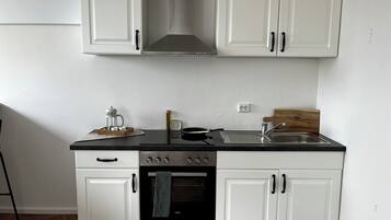 Fridge, oven, stovetop, toaster