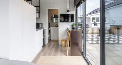Modern Country Living near Town Centre
