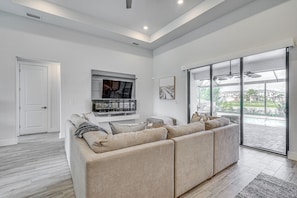 TV, fireplace, stereo