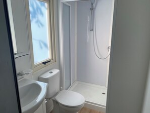 Chalet | Bathroom - Cinque Terre 6 Person Campsite Chalet 326 Near sea (Ameglia)