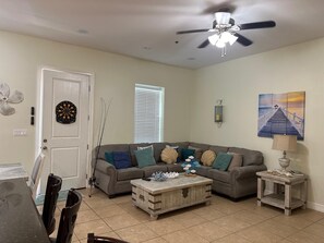 Living area - Cozy 3-bedroom condo in enjoyable South Padre Island with Pool ,WiFi -Downstairs (South Padre Island)