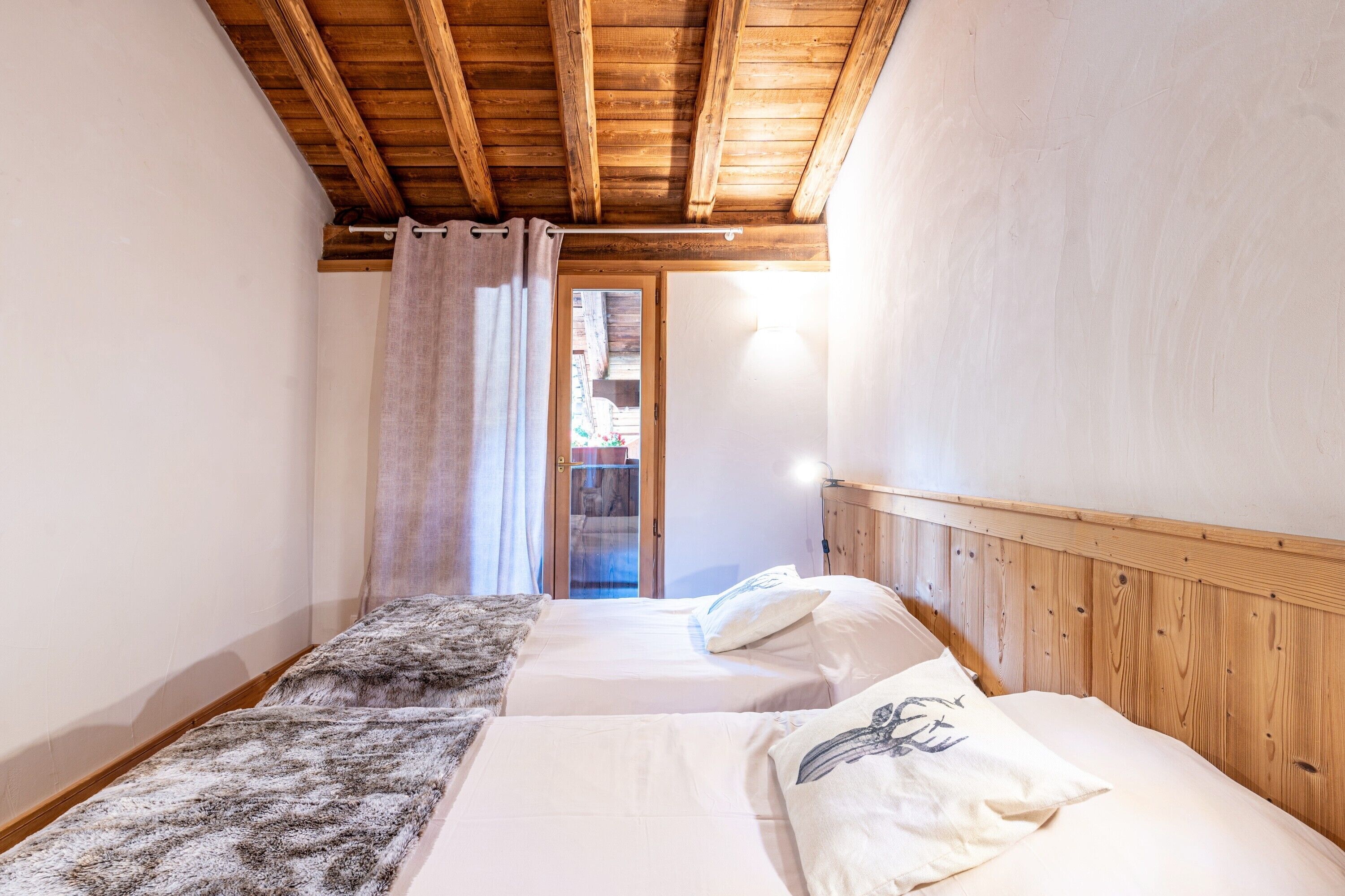 5 Schlafzimmer, Bügeleisen/Bügelbrett, kostenloses WLAN, Bettwäsche