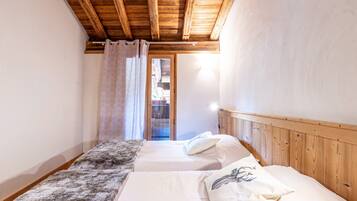 5 Schlafzimmer, Bügeleisen/Bügelbrett, kostenloses WLAN, Bettwäsche