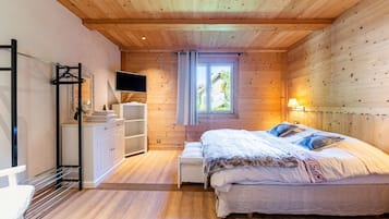 5 habitaciones, tabla de planchar con plancha y wifi gratis