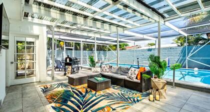 Beachside Escape : Poolhouse w/ Game Room + Grill