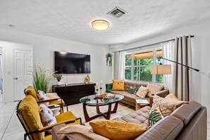 Smart TV, books - Beachside Escape : Poolhouse w/ Game Room + Grill (Lantana)