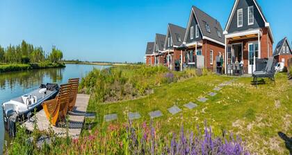 Spectacular Villa by the Lake