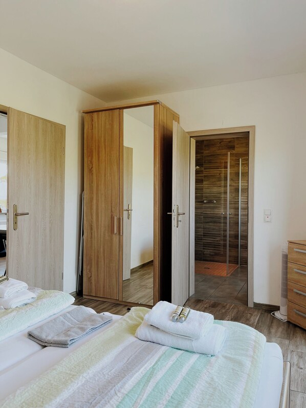 2 Schlafzimmer, WLAN, Bettwäsche