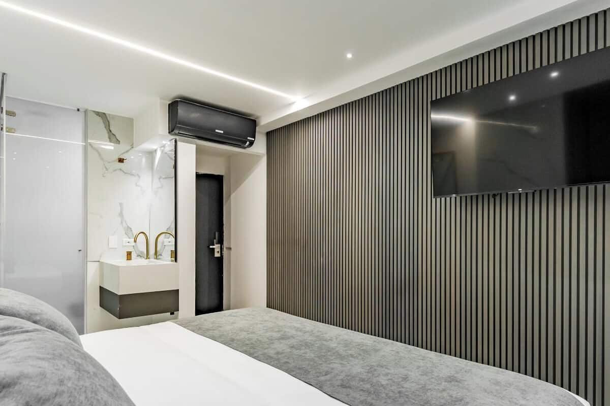 8 bedrooms, in-room safe, soundproofing, iron/ironing board