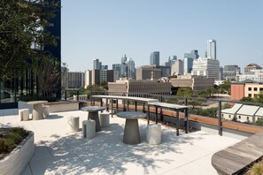 BBQ/picnic area - Kasa at The Waller Austin (Austin)