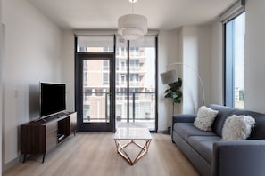 2 Bedroom Apartment (Self Check-in with Virtual Front Desk) | Living area