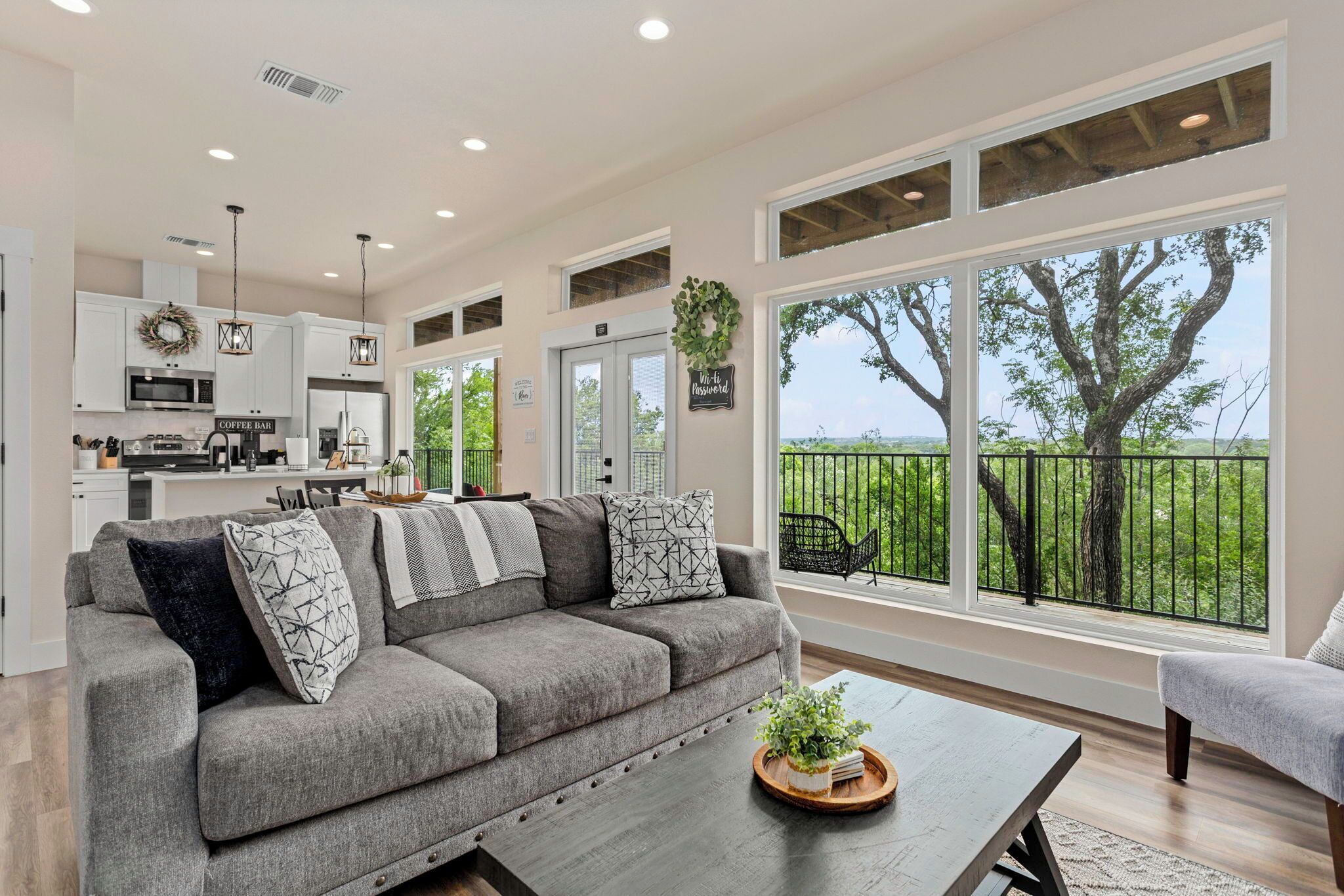 Smart TV y futbolito 