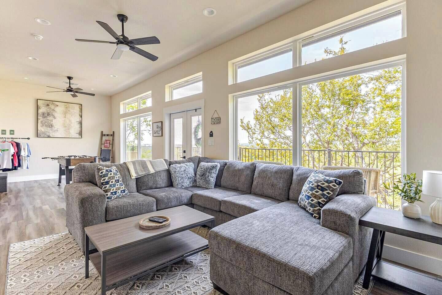 智能电视、桌上足球