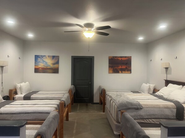 1 bedroom, WiFi, bed sheets - Great for fishermen, room for your boat. Great outdoor entertainment space. (Port O'Connor)