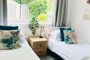 Cottage | 2 bedrooms, iron/ironing board, free WiFi, bed sheets