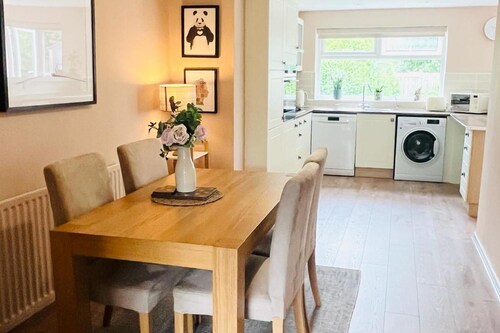 Bungalow Stay in Morpeth Close to Transport Links