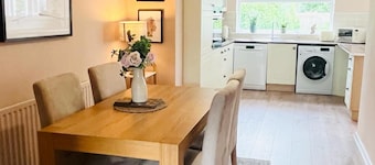 Bungalow Stay in Morpeth Close to Transport Links