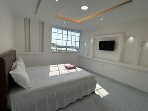 Business Suite, 1 Bedroom | Free WiFi - Hostal Las Orquideas 2 (Manta)