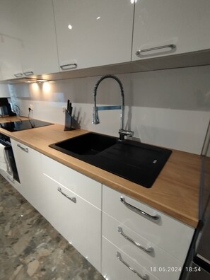 Ofen, Herdplatte, Geschirrspüler