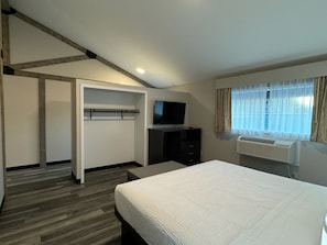 1 bedroom, desk, iron/ironing board, free WiFi - #505 Pine Grove Executive Suites
Newly Renovated Extended Stay Port Huron (Port Huron)