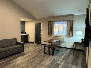 Smart TV - #505 Pine Grove Executive Suites
Newly Renovated Extended Stay Port Huron (Port Huron)