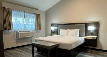 #505 Pine Grove Executive Suites
Newly Renovated Extended Stay Port Huron