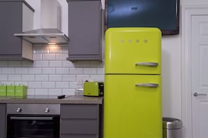 Private kitchen - Spacious Apt Dundee Dockside 3-bedrooms Fast Wi-fi (Dundee)