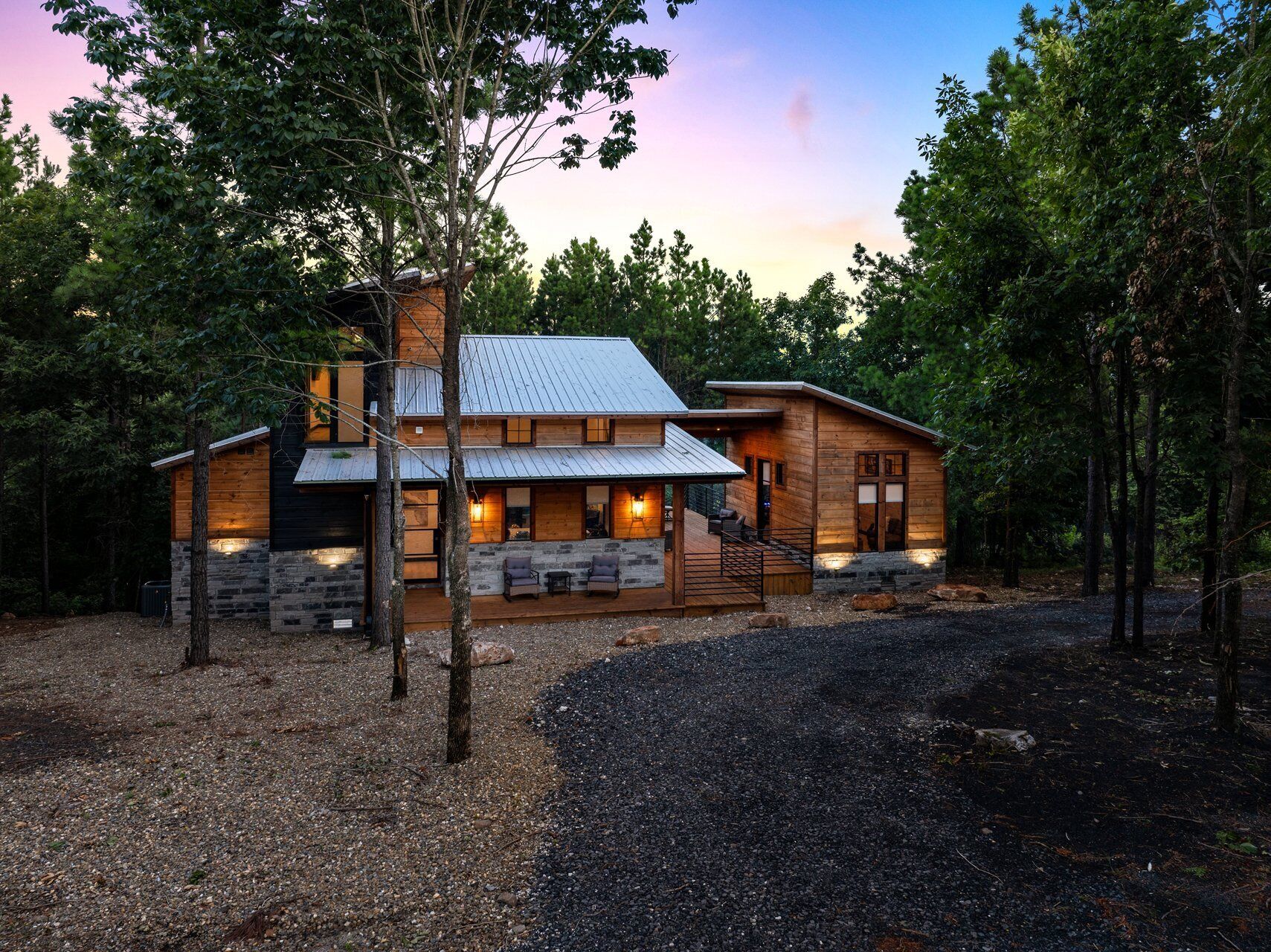 Oak+Embers, GameRoom with Arcade, Hot Tub, Fire Pit, Pet Friendly