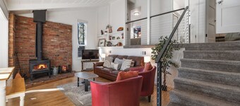 Wagon Wheel Lake House - Cozy Donner Cabin Near Sugar Bowl on Old Hwy 40