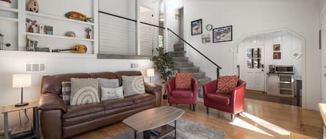 Smart-TV, Kamin, Bücher