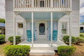 Unclassified image, 3 of 33, button - Historic Colonial Retreat in Downtown Brunswick (Brunswick)