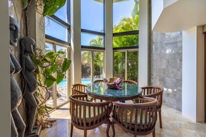 In-room dining - Hale Akua Garden Farm & Eco-Retreat (Haiku)