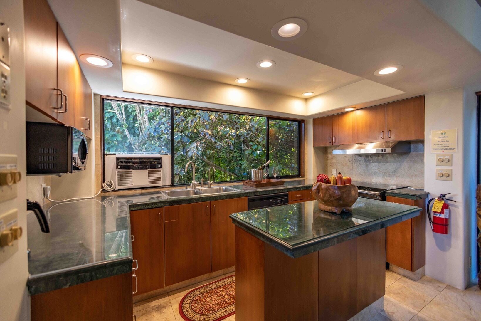 Honeymoon Studio Suite | Private kitchen