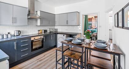 The Old Laundry House, Town Centre - FREE Parking (WORTHING)